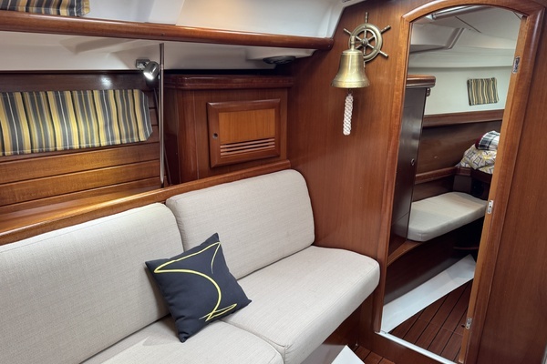 Beneteau 423 Yacht For Sale