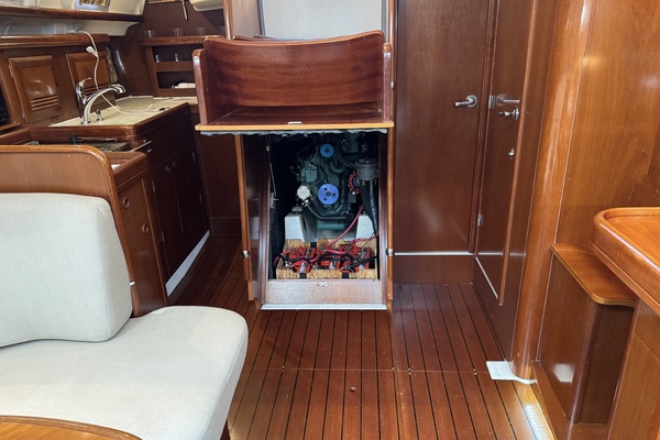 Vesper 42ft Beneteau Yacht For Sale