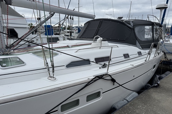 Photo of the 2004 Beneteau 423 "Vesper"
