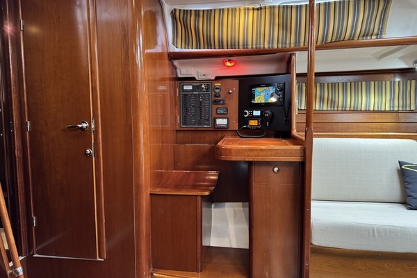 Beneteau 423 Yacht For Sale