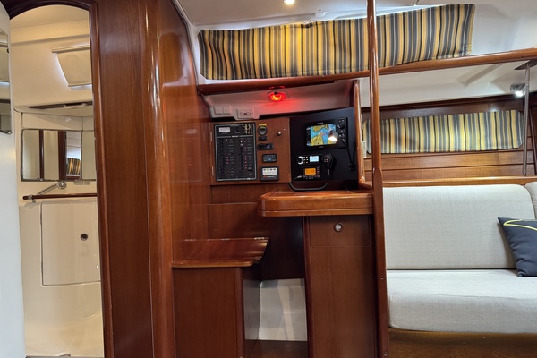 Vesper 42ft Beneteau Yacht For Sale
