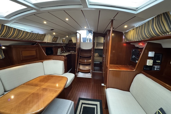 Beneteau 423 Yacht For Sale