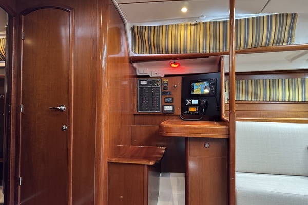 Beneteau 423 Yacht For Sale