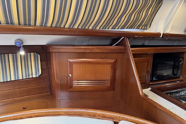 Vesper 42ft Beneteau Yacht For Sale