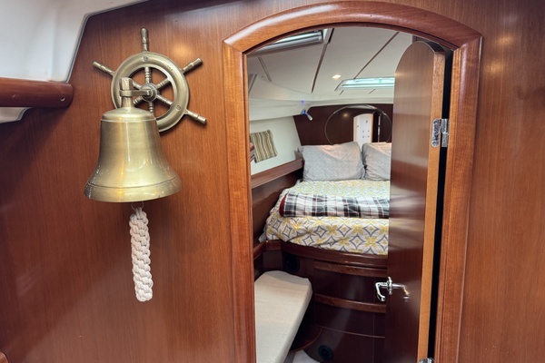 Beneteau 423 Yacht For Sale