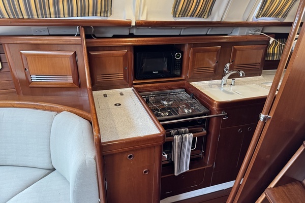 Beneteau 423 Yacht For Sale
