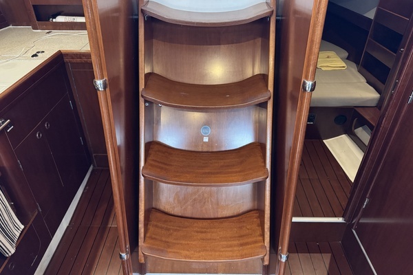Beneteau 423 Yacht For Sale