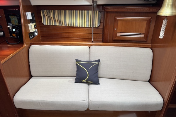 Beneteau 423 Yacht For Sale