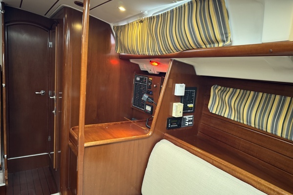 Beneteau 423 Yacht For Sale