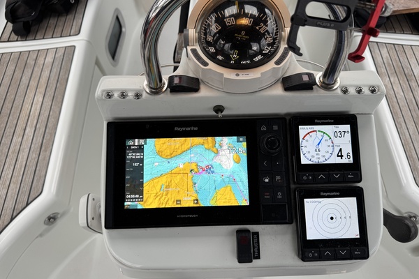 Vesper 42ft Beneteau Yacht For Sale