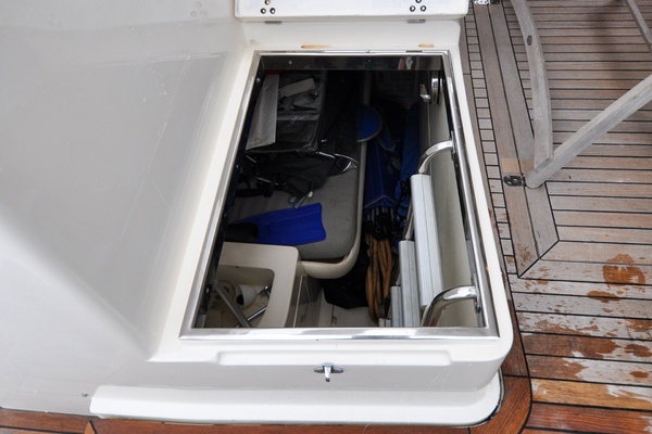 Calmati 54ft Azimut Yacht For Sale