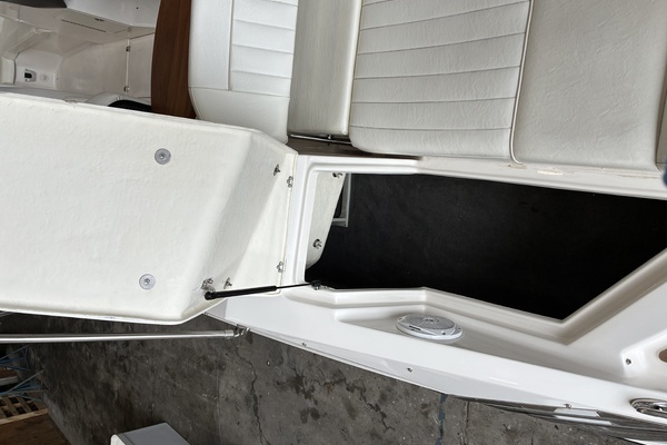 25ft Regal Yacht For Sale