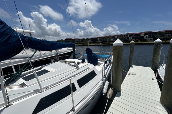 DRAGON FLY 28ft Catalina Yacht For Sale