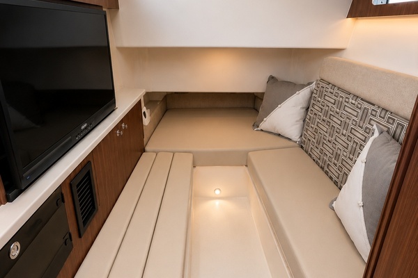 Disconnected 37ft Pursuit Yacht For Sale