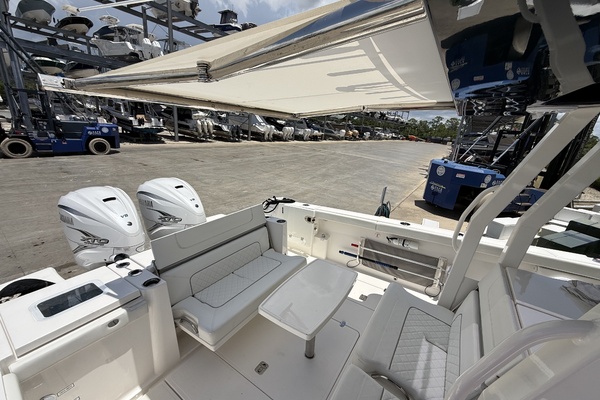 Disconnected 37ft Pursuit Yacht For Sale