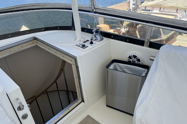 Flybridge hatsch