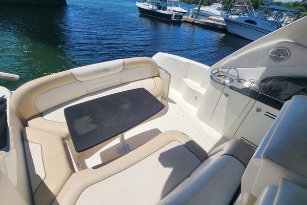 33ft Sea Ray Yacht For Sale