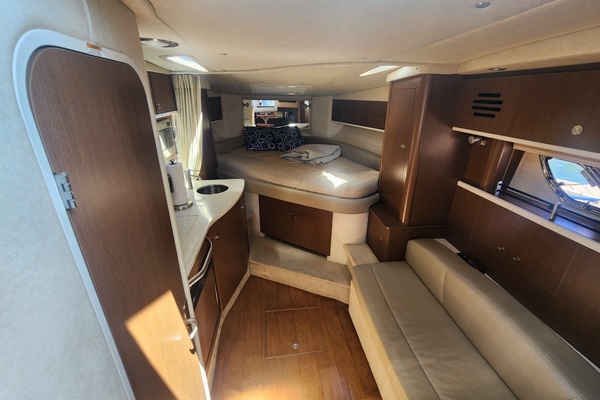 33ft Sea Ray Yacht For Sale
