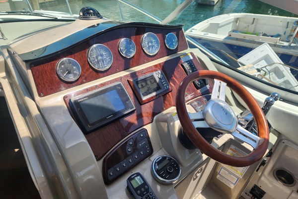 33ft Sea Ray Yacht For Sale