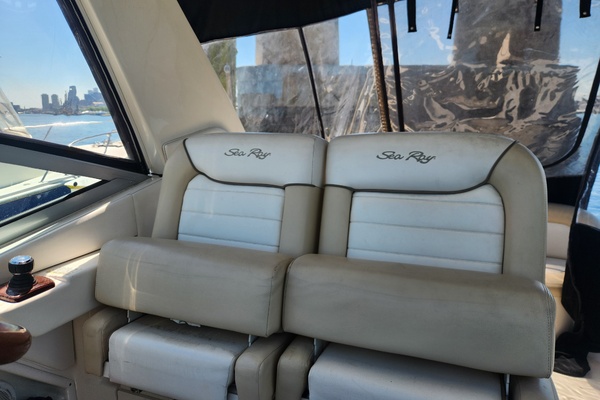 33ft Sea Ray Yacht For Sale
