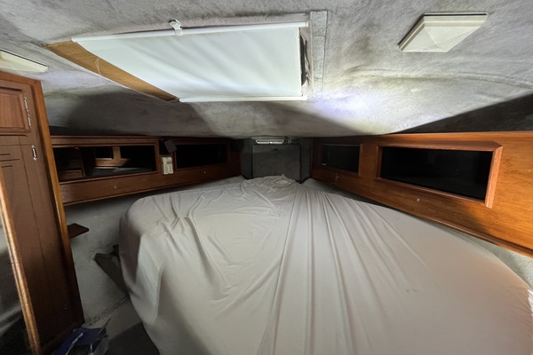 34ft Fiberform Yacht For Sale