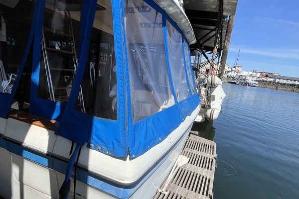 34ft Fiberform Yacht For Sale