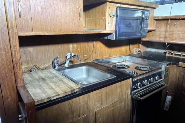 34ft Fiberform Yacht For Sale