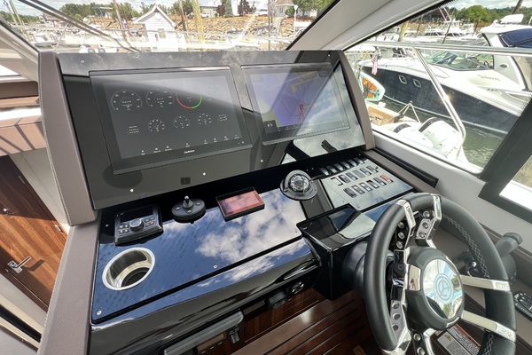50ft Cruisers Yachts Yacht For Sale