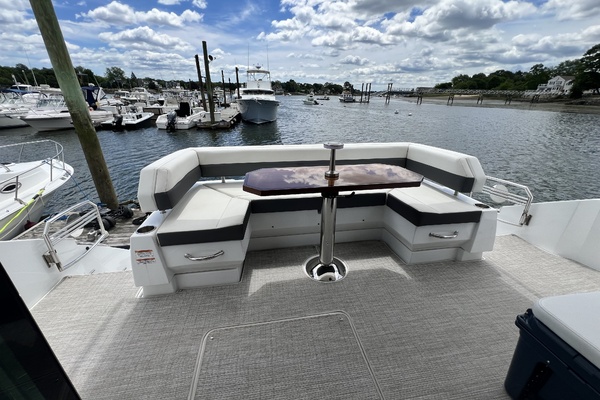 50ft Cruisers Yachts Yacht For Sale