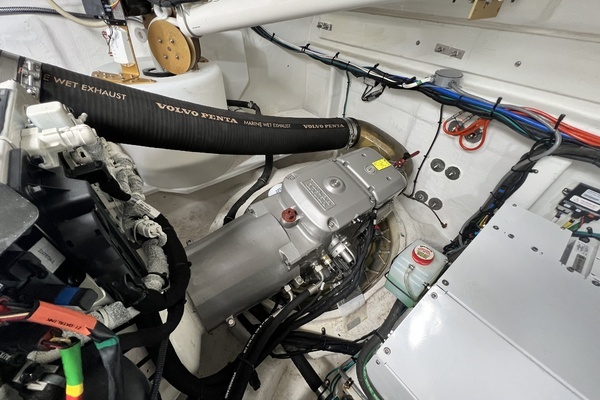 Cruisers Yachts 50 Cantius Yacht For Sale