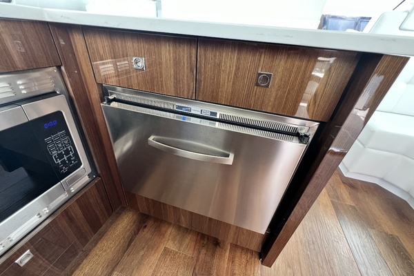 Cruisers Yachts 50 Cantius Yacht For Sale