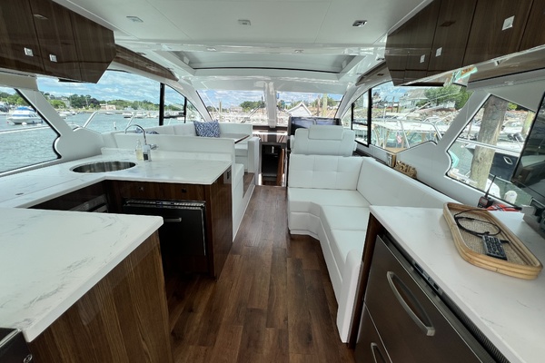 50ft Cruisers Yachts Yacht For Sale