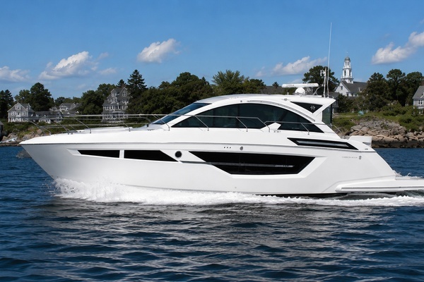 2021 Cruisers Yachts 50