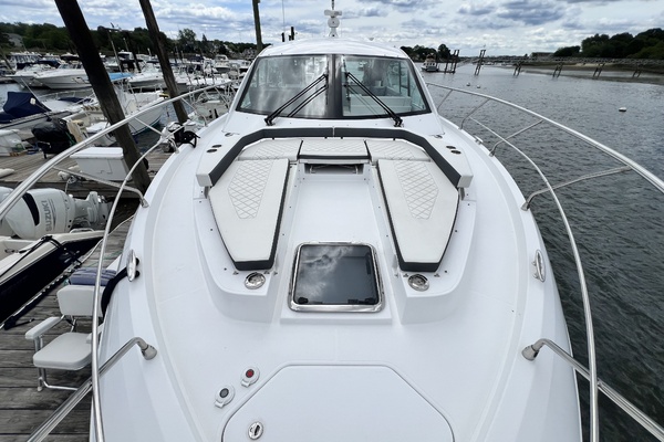 50ft Cruisers Yachts Yacht For Sale