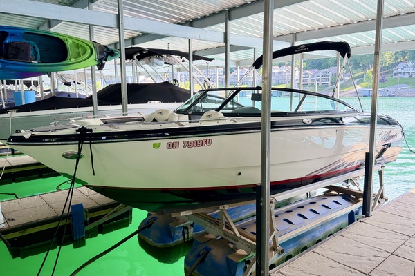 23ft Monterey Yacht For Sale