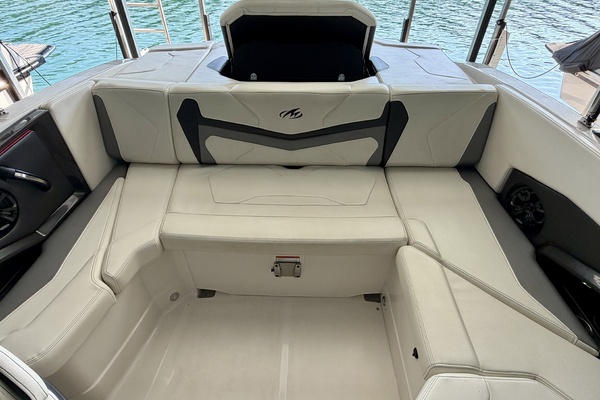 23ft Monterey Yacht For Sale