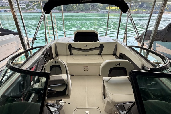 23ft Monterey Yacht For Sale