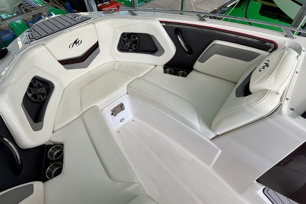 23ft Monterey Yacht For Sale
