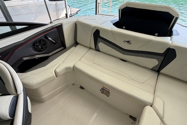 23ft Monterey Yacht For Sale