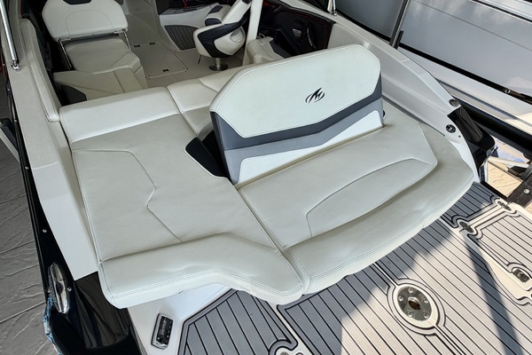 23ft Monterey Yacht For Sale