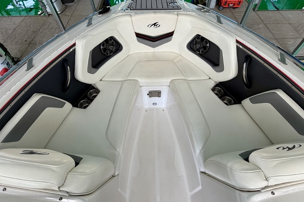 23ft Monterey Yacht For Sale