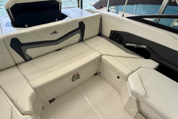 23ft Monterey Yacht For Sale