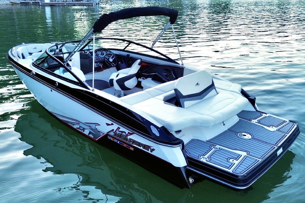 23ft Monterey Yacht For Sale