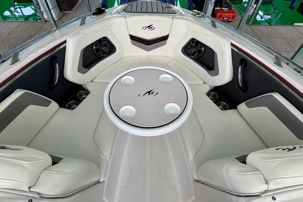 23ft Monterey Yacht For Sale