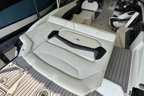23ft Monterey Yacht For Sale