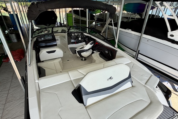 23ft Monterey Yacht For Sale