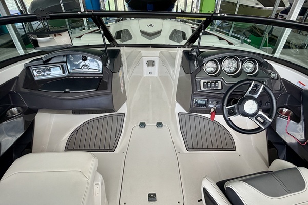 23ft Monterey Yacht For Sale
