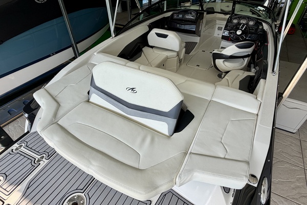 23ft Monterey Yacht For Sale