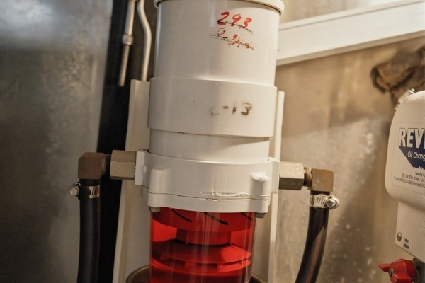 2005 Carver 39