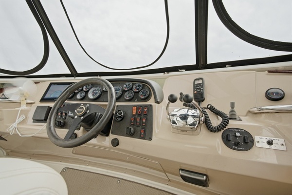 2005 Carver 39